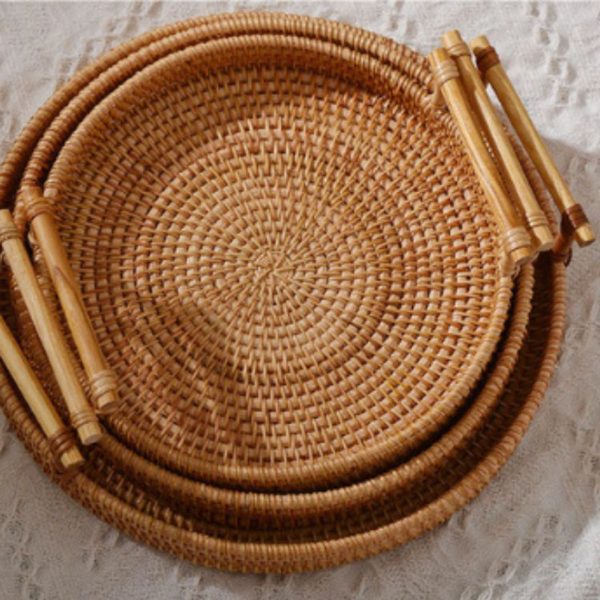 Round rattan tray with wooden handle for storing food