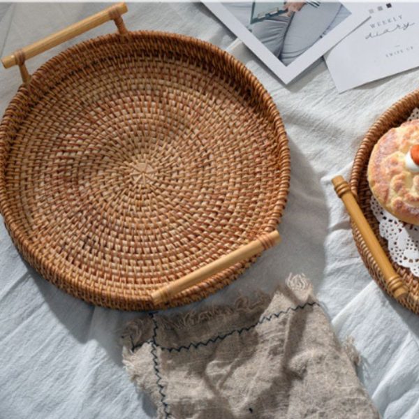 Round rattan tray with wooden handle for storing food